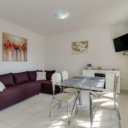 Apartments Tonka Near Beach And Sea Pula Luaran gambar