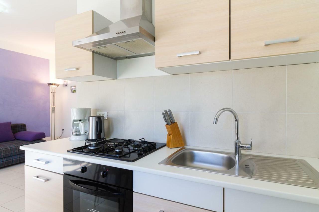 Apartments Tonka Near Beach And Sea Pula Luaran gambar