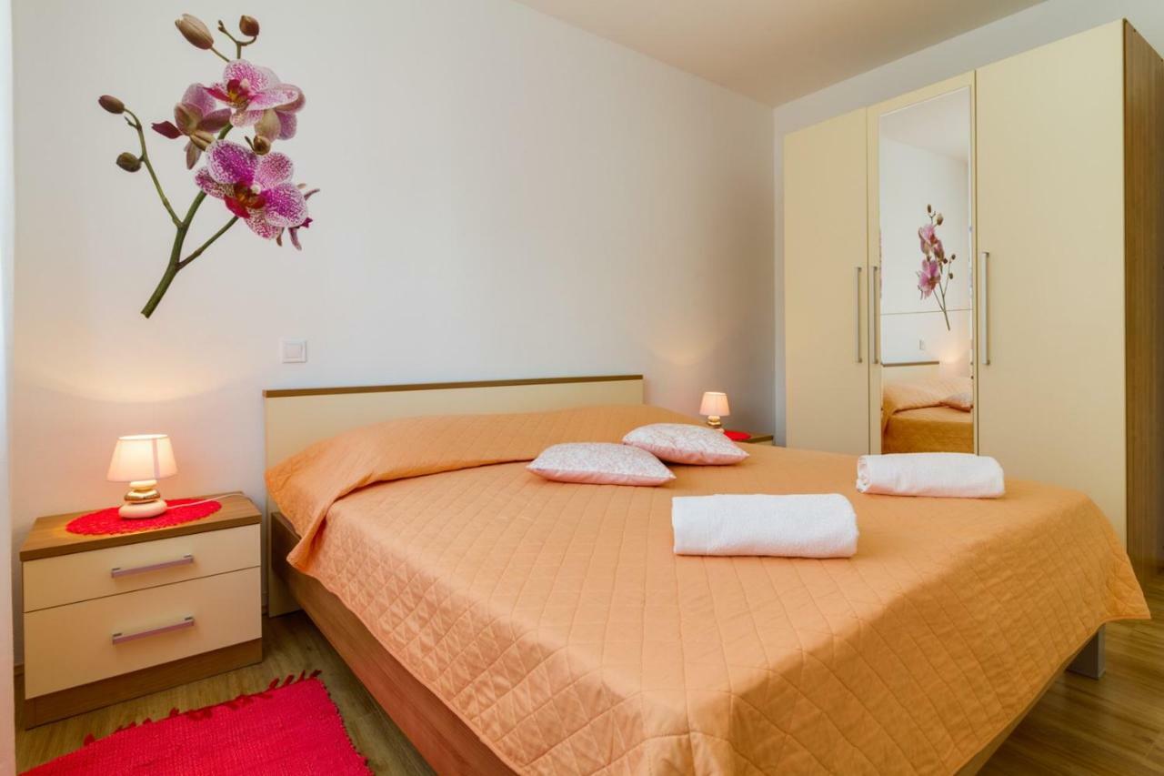 Apartments Tonka Near Beach And Sea Pula Luaran gambar