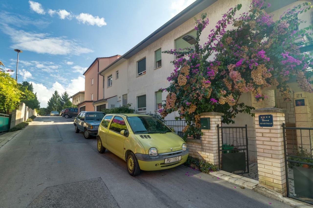 Apartments Tonka Near Beach And Sea Pula Luaran gambar