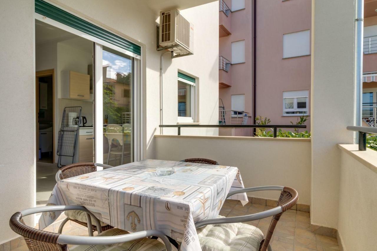 Apartments Tonka Near Beach And Sea Pula Luaran gambar