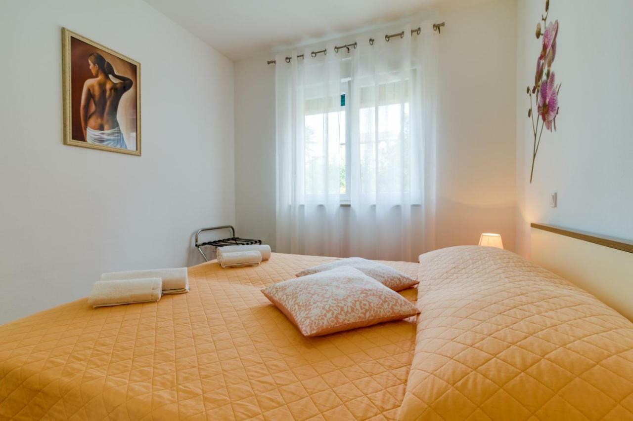 Apartments Tonka Near Beach And Sea Pula Luaran gambar