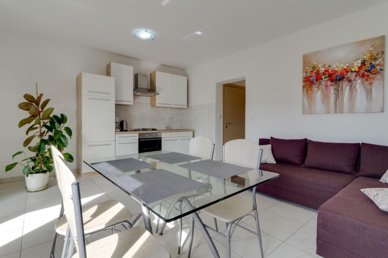 Apartments Tonka Near Beach And Sea Pula Luaran gambar
