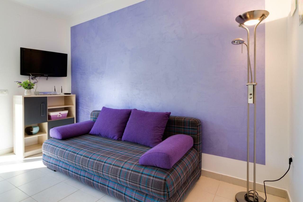 Apartments Tonka Near Beach And Sea Pula Luaran gambar