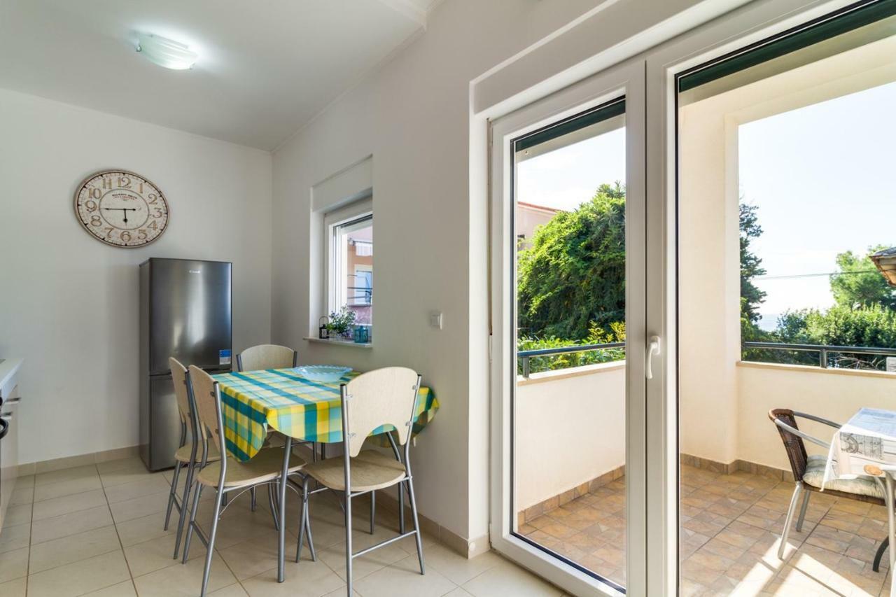 Apartments Tonka Near Beach And Sea Pula Luaran gambar