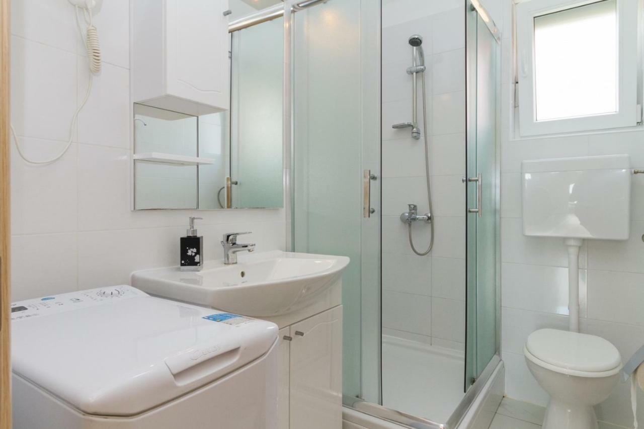 Apartments Tonka Near Beach And Sea Pula Luaran gambar