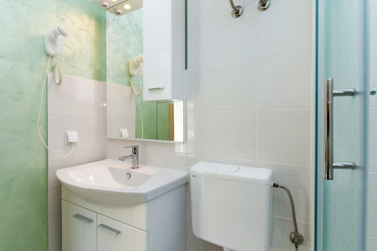 Apartments Tonka Near Beach And Sea Pula Luaran gambar