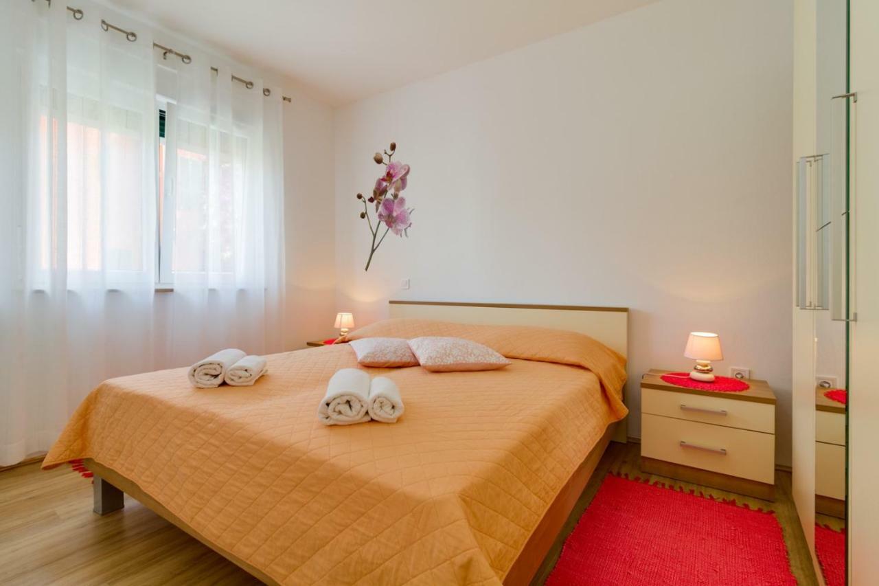 Apartments Tonka Near Beach And Sea Pula Luaran gambar